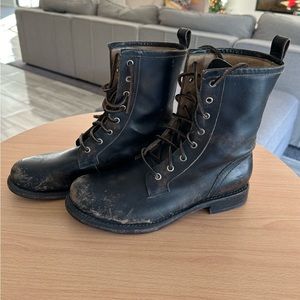 Frye Combat Boot Size 9 great condition